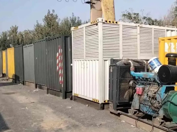 西华200KW柴油发电机机组每小时油耗是多少？